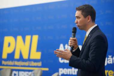 Bükreş, Romanya - 1 Şubat 2024: Florin Valentin Stefan etkinlik sırasında 