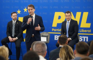 Bükreş, Romanya - 1 Şubat 2024: PNL milletvekili ve Enerji Bakanı Sebastian Burduja, 