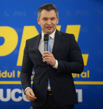 Bükreş, Romanya - 1 Şubat 2024: PNL sözcüsü Ionut Stroe, 