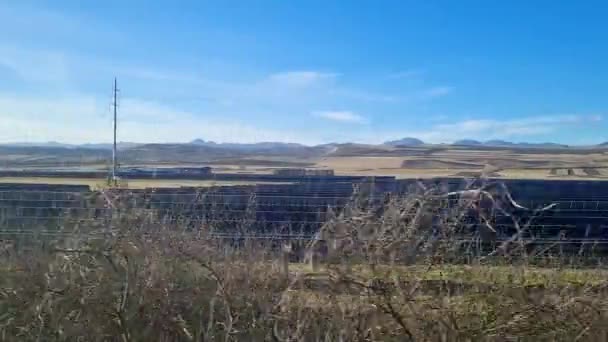 Teius Rumania Enero 2025 Campo Paneles Solares Fotovoltaicos Que Produce — Vídeo de stock