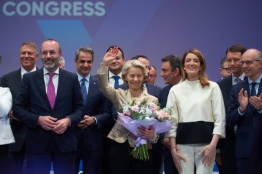 Bükreş, Romanya. 7. Mar, 2024: Avrupa Komisyonu Başkanı Ursula von der Leyen, EPP 'nin Avrupa Parlamentosu seçimlerinin baş adayı olduğu doğrulandıktan sonra tepki gösterdi