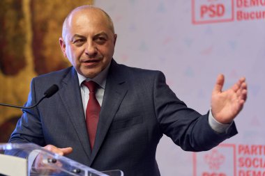 Bükreş, Romanya. 9 Nisan 2024: PSD-PNL 'nin Bükreş belediye başkanlığı ortak adayı Catalin Cirstoiu, Sosyal Demokrat Parti' nin Bükreş şubesinin seçim konferansında konuştu.