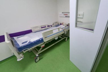 Bükreş, Romanya. 14 Mayıs 2024: Bükreş 'teki 4. Bölge Belediye Binası tarafından inşa edilen yeni Diş Hekimliği Hastanesine yapılan ön ziyaret.