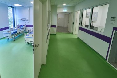 Bükreş, Romanya. 14 Mayıs 2024: Bükreş 'teki 4. Bölge Belediye Binası tarafından inşa edilen yeni Diş Hekimliği Hastanesine yapılan ön ziyaret.