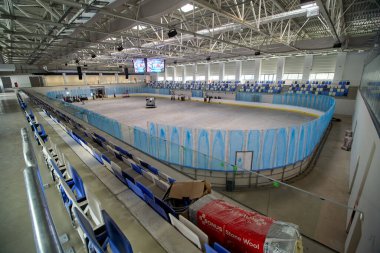Bükreş, Romanya. 4 Haziran 2024: Berceni Arena Buz Pisti, açılış töreninden önce başlayan teknik testler vesilesiyle bir medya etkinliğinde sunuldu.