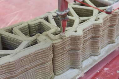 Bükreş, Romanya. 14 Haziran 2024: Aime Design 3D yazıcı vinci Bükreş 'teki ROMEXPO Sergi Merkezi' ndeki nZEB Expo Bucuresti 'de. NZEB Fuarı 'nın amacı halkı pasif konutların ilkeleri, nasıl doğru inşa edileceği hakkında bilgilendirmektir, susta