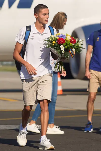 stock image Otopeni, Romania. 2nd Aug, 2024: Romanian Olympic gold medalist swimmer David Popovici returns from Olympic Games Paris 2024 at Bucharest Henri Coanda International Airport, in Otopeni, Romania. Popovici won the gold medal in the men's 200m freestyle