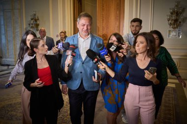 Bükreş, Romanya. 29 Ağustos 2024: PNL Birinci Başkan Yardımcısı Siyasi Stratejiler ve MEP 'den Dan Motreanu, Ulusal Liberal Parti Ulusal Siyasi Bürosu toplantısına geldi.