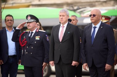 Bükreş, Romanya. 13 Eylül 2024: Ulusal İtfaiyeciler Müzesi 'nin açılışında General Dan Paul Iamandi, Catalin Predoiu, İçişleri Bakanı Raed Arafat ve İçişleri Bakanı Raed Arafat