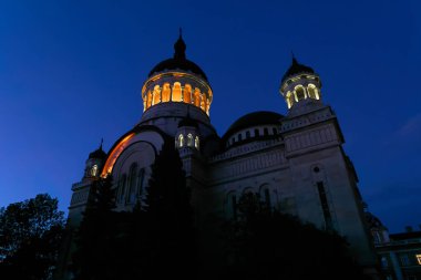 Cluj-Napoca, Romanya. 27 Nisan 2024: Theotokos Katedrali, 1923-1933 yılları arasında Cluj-Napoca 'da inşa edildi..