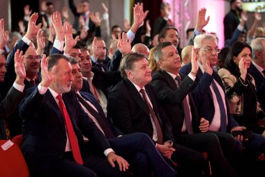 Bükreş, Romanya. 2 Şubat 2025: Avrupa yanlısı partilerden Romanya 'nın cumhurbaşkanı adayı Crin Antonescu, Sosyal Demokrat Parti (PSD) Kongresi sırasında PSD cumhurbaşkanı adayı olarak seçilmesine tepki gösterdi. Kongre.