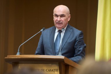 Bükreş, Romanya, 24. Mar 2025: Romanya 'nın geçici cumhurbaşkanı Ilie Bolojan, Yüksek Temyiz ve Adalet Divanı' nın 2024 Faaliyet Raporunun kamuoyuna sunumunda konuştu..