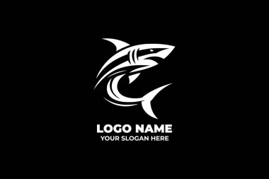 Açısal hareketli parlak köpek balığı logosu