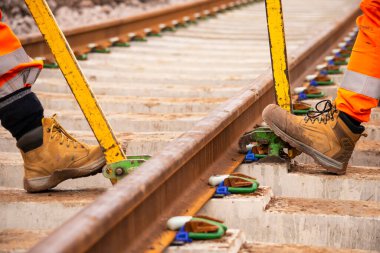 Tren istasyonu rayları, demiryolu inşaatı