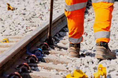 Bir demiryolu inşaatı, İngiltere 'de bir demiryolunda çalışmak.