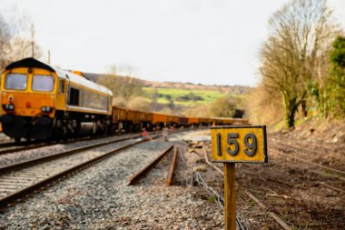 Yeni bir demiryolu inşaatı, şantiye