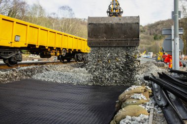 Yeni bir demiryolu inşaatı, şantiye