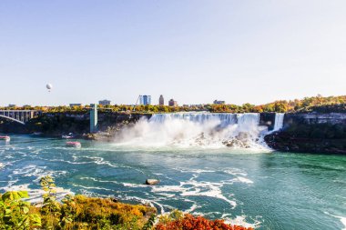 Sonbaharda Kanada 'dan güzel bir Niagara Şelalesi manzarası