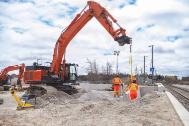 Kanada 'da bir tren istasyonunun inşaatı