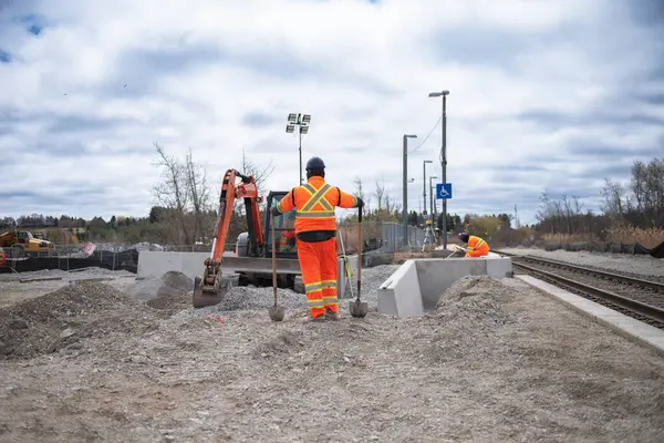 Kanada 'da bir tren istasyonu inşaatı