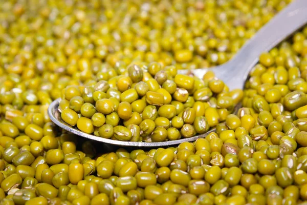 Mung Beans Lentilha Mung Daal Isolado Fundo Branco — Fotografia de Stock