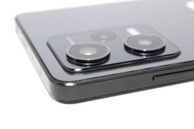 Seçici odaklı akıllı telefon üçlü kamera görüntüsü