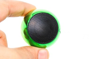 Seçici odaklı bluetooth hoparlör resmi