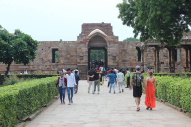 Delhi, Hindistan - Tarihi anıtlar Qutub Minar 15 Ağustos 2024