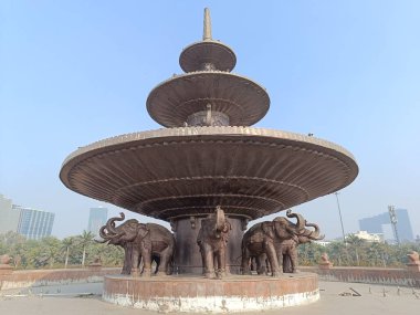 Noida, India- Fil heykelleri açık havuz, Fil heykelleri fıskiyesi fıskiyesi açık alan, Noida 21 Aralık 2024