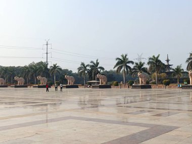 Noida, India- Fil Heykelleri, Noida 'daki Fil Heykelleri' nin resmi, 21 Aralık 2024