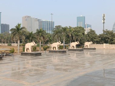 Noida, India- Fil Heykelleri, Noida 'daki Fil Heykelleri' nin resmi, 21 Aralık 2024
