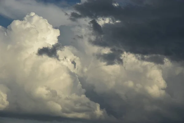 Awan Badai Gelap Langit Malam Yang Cerah — Stok Foto