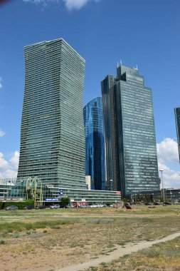 Astana (Nur-Sultan), Kazakistan 06.26.2021: Astana 'daki Ultra modern binalar (Nur-Sultan), Kazakistan' ın başkenti