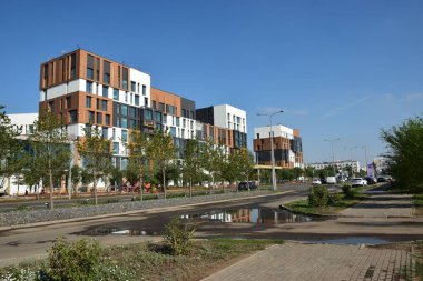 Astana (Nur-Sultan), Kazakistan 08.08.2023: Astana 'daki modern binalar (Nur-Sultan), Kazakistan' ın başkenti