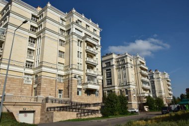 Astana (Nur-Sultan), Kazakistan 08.08.2023: Astana 'daki modern binalar (Nur-Sultan), Kazakistan' ın başkenti