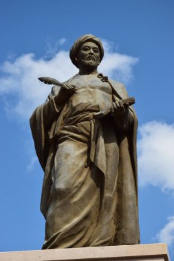 Astana (Nur-Sultan), Kazakistan 08.07.2023: Ortaçağ İslami filozof Abu Nasr Al Farabi anıtı (870-950), Astana (Nur-Sultan), Kazakistan 'ın başkenti