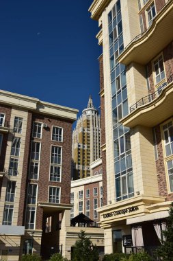 Astana (Nur-Sultan), Kazakistan 08.08.2023: Astana 'daki modern binalar (Nur-Sultan), Kazakistan' ın başkenti