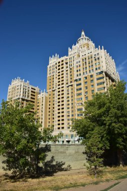 Astana (Nur-Sultan), Kazakistan 08.08.2023: Astana 'daki modern binalar (Nur-Sultan), Kazakistan' ın başkenti