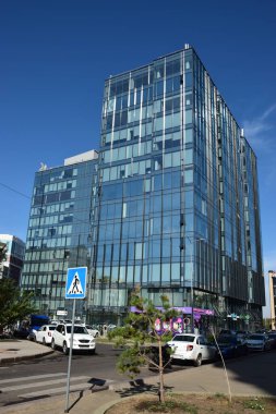 Astana (Nur-Sultan), Kazakistan 08.08.2023: Astana 'daki modern binalar (Nur-Sultan), Kazakistan' ın başkenti