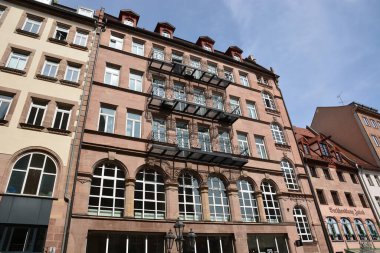 Nuremberg, Almanya 08.23.2024: Almanya 'nın Bavyera kentindeki tarihi binalar