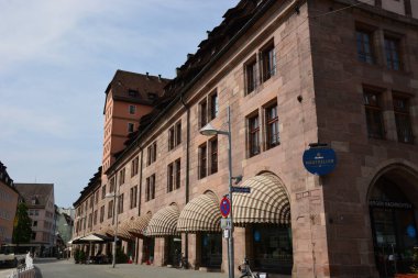 Nuremberg, Almanya 08.23.2024: Almanya 'nın Bavyera kentindeki tarihi binalar
