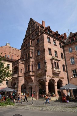 Nuremberg, Almanya 08.23.2024: Almanya 'nın Bavyera kentindeki tarihi binalar