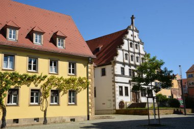 Schweinfurt, Bavyera, Aşağı Franconia, Almanya - 07.29.2024: Schweinfurt, Bavyera, Aşağı Frankonya, Almanya 'da tarihi binalar