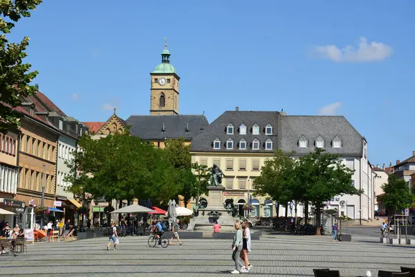 Schweinfurt, Bavyera, Aşağı Franconia, Almanya - 07.29.2024: Schweinfurt, Bavyera, Aşağı Frankonya, Almanya 'daki tarihi binalar