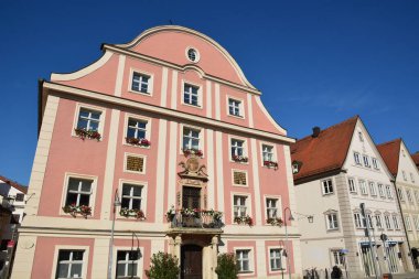 Eichsttt, Almanya 08.11.2024: Almanya 'nın Bavyera bölgesindeki Eichsttt kasabasında tarihi binalar