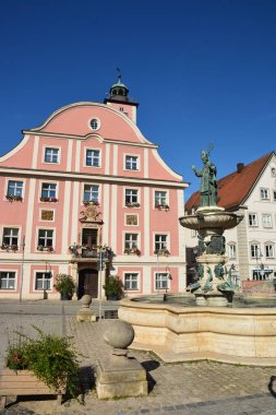 Eichsttt, Almanya 08.11.2024: Almanya 'nın Bavyera bölgesindeki Eichsttt kasabasında tarihi binalar