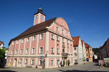 Eichsttt, Almanya 08.11.2024: Almanya 'nın Bavyera bölgesindeki Eichsttt kasabasında tarihi binalar