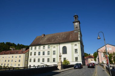 Eichsttt, Almanya 08.11.2024: Almanya 'nın Bavyera bölgesindeki Eichsttt kasabasında tarihi binalar
