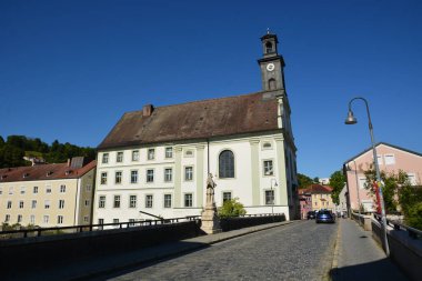 Eichsttt, Almanya 08.11.2024: Almanya 'nın Bavyera bölgesindeki Eichsttt kasabasında tarihi binalar