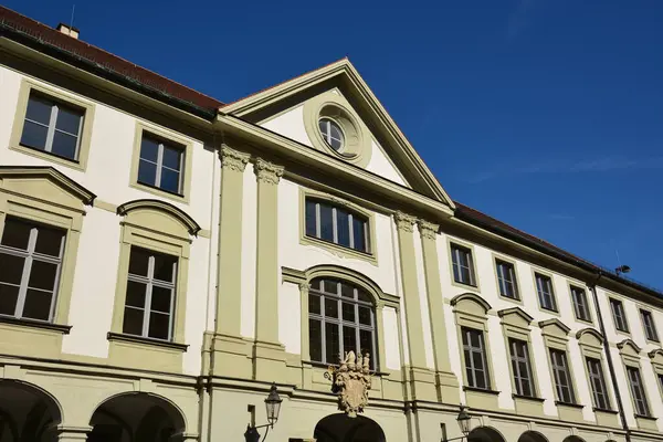 Eichsttt, Almanya 08.11.2024: Almanya 'nın Bavyera bölgesindeki Eichsttt kasabasında tarihi binalar